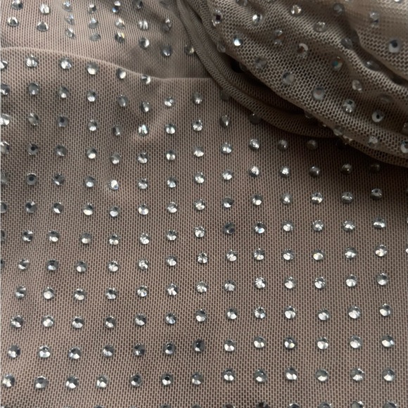 Elegant Halter Neck Dress with Silver Accents - Picture 4 of 13